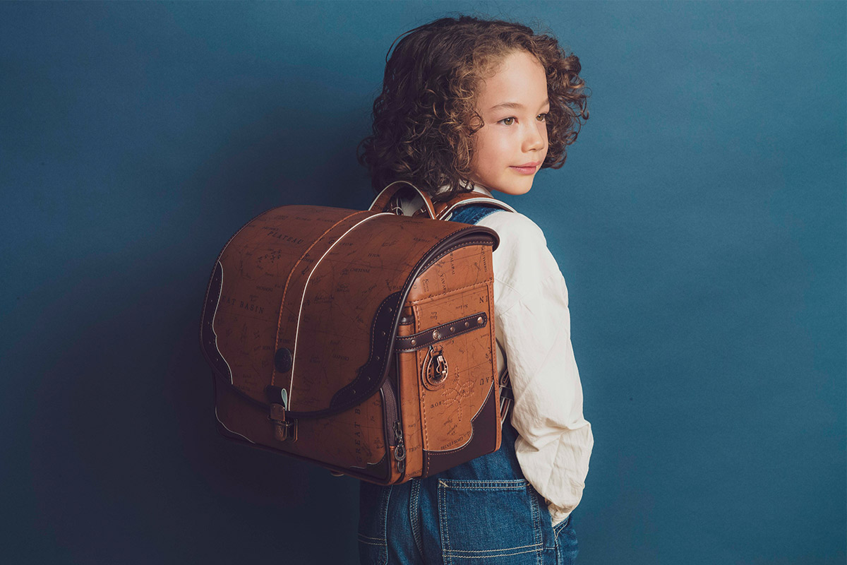 ランドセル ヒストリア リリコ 地図柄 求めたのは上質なワイルド感、オールドマップウエスタンデザインの男の子ランドセル