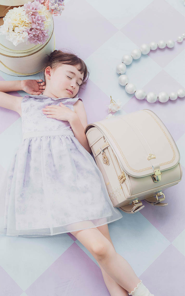 ランドセル ジュエル 半かぶせタイプ リリコ オーロラスパンコールを贅沢にあしらった ジュエリーをまとったような気品あるエレガントな女の子ランドセル