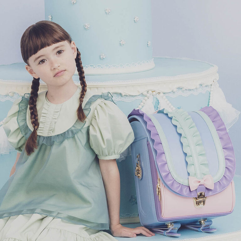 メルティーフリルを背負った子ども